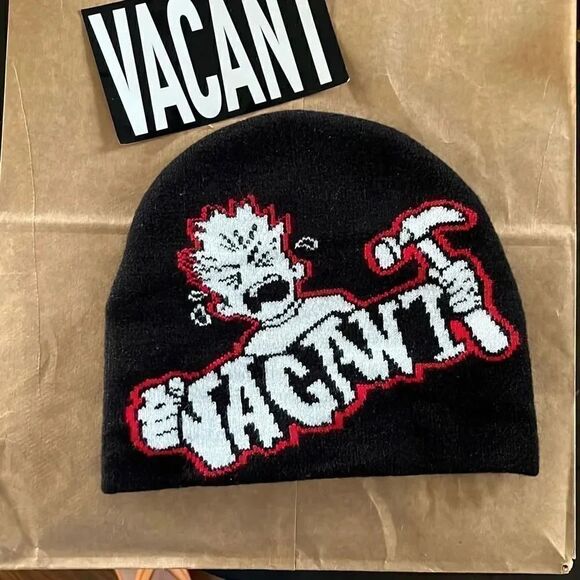 Vacant Beanie One size.  - Picture 1 of 2